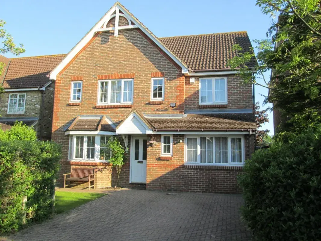 6 bed detached house for sale