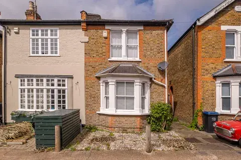 3 bed semi-detached house for sale