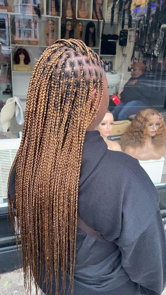 Hairstylist for Afro and European, Braids, weaves
